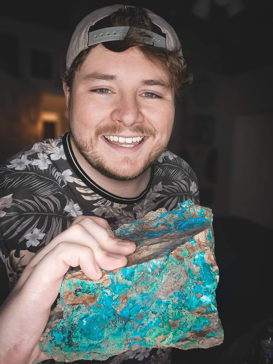 ccscottaz's tweet photo. A couple of weeks ago, I posted some pictures of Chrysocolla before we mined it, so today, I'm following up with pictures!

To purchase some of these pieces or any of the MANY others, come down to my family booth at the Rock &amp; Gem Show at MCC, running tomorrow and Sunday! https://t.co/T091b91X5N