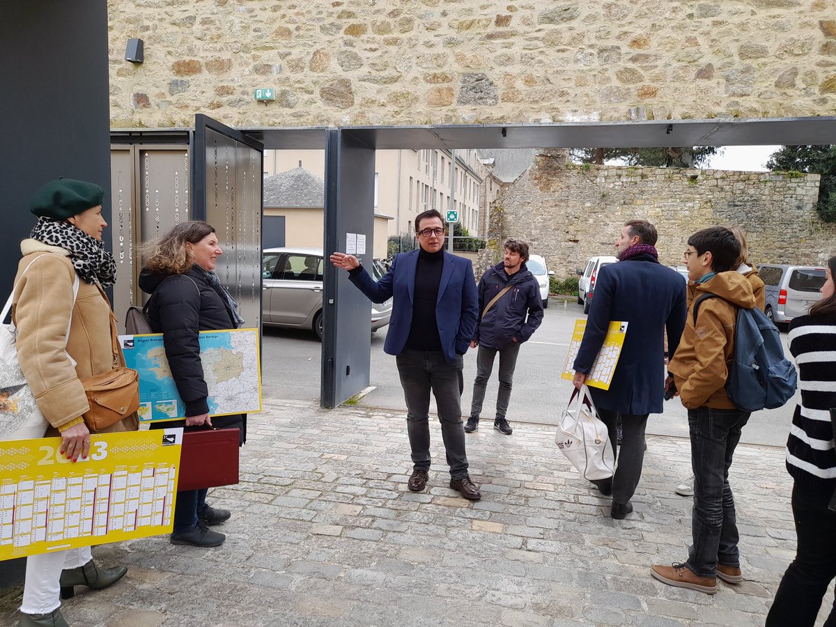 CAVL_acrennes's tweet image. Riches échanges au @LeCnam_Inseac aujourd'hui pr #CAVL @acrennes délocalisé à #Guingamp , on parle #culture #EAC #bienêtre ds les lycées... Merci à @emmanuel_ethis @IChardonnier @KuchelMilie @DMalinas @DavidGuillerme @DAACBretagne @ballouardmichel présents pr nos jeunes engagés!