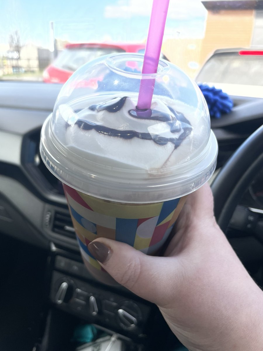 Placement visits finished for the week, was lovely to come out the school to the sun shining… wee @StarbucksUK treat for the drive home. Now time to pack for a couple of nights away for mum’s 60th (both teachers so first midweek break EVER!) #AnnualLeave #SpaBreak #Wellbeing