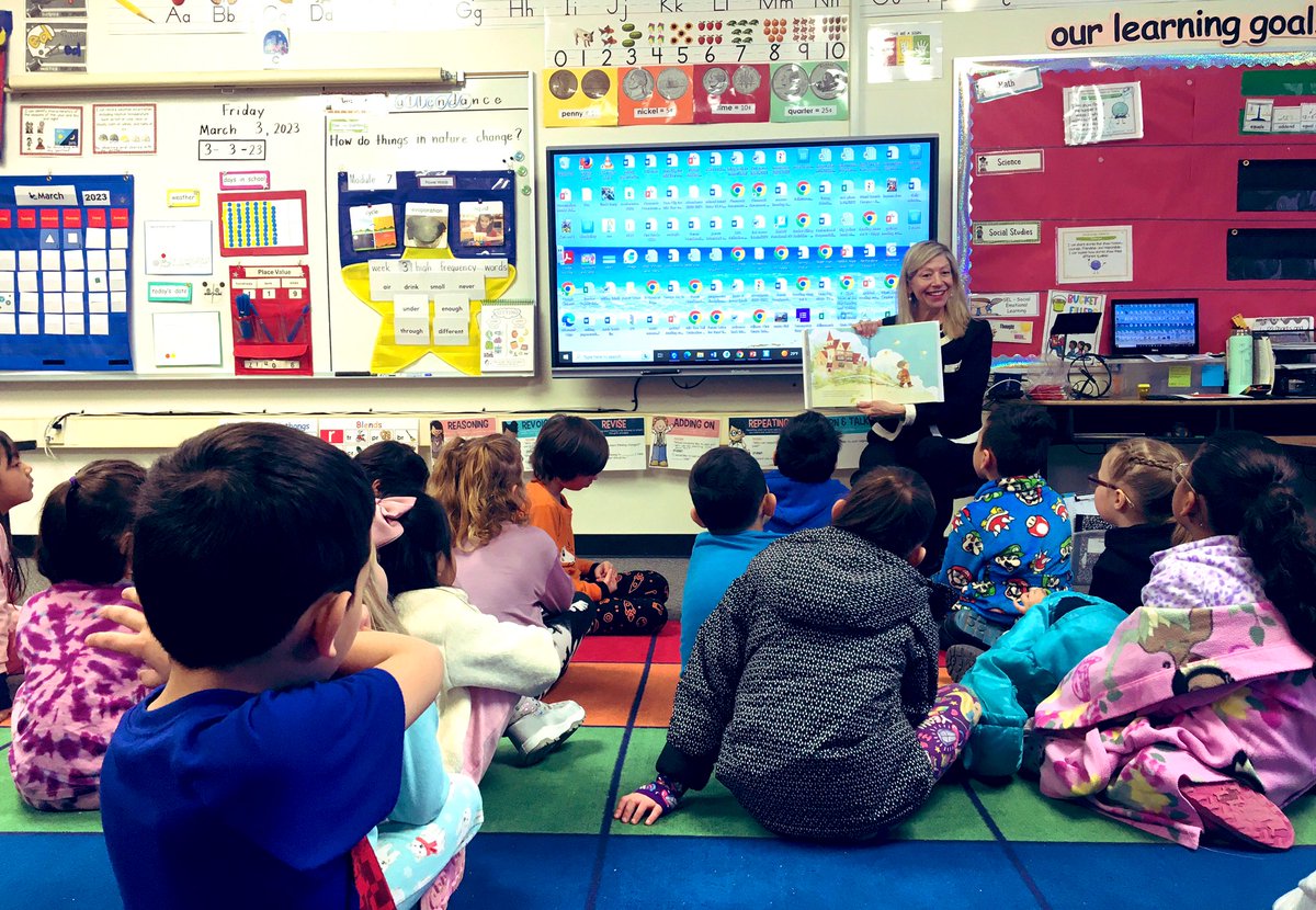 LisaKrasner4NV's tweet photo. Itโs #NVReadingWeek today I read to children at Bordewich Bray Elementary School https://t.co/mxhL2kfwLy
