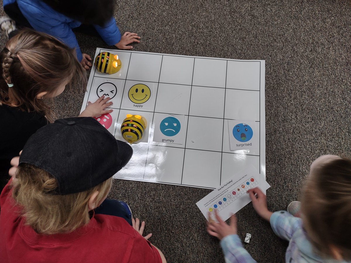 DTL_JSD's tweet image. Check out the 1st grade Roadrunners at Rosemond Elementary in @jordandistrict practicing their coding and literacy skills with Bee-bots 🐝🤖 

#STEMiscool #jordanDTL #DTLutah @covili @TRindlisbach
