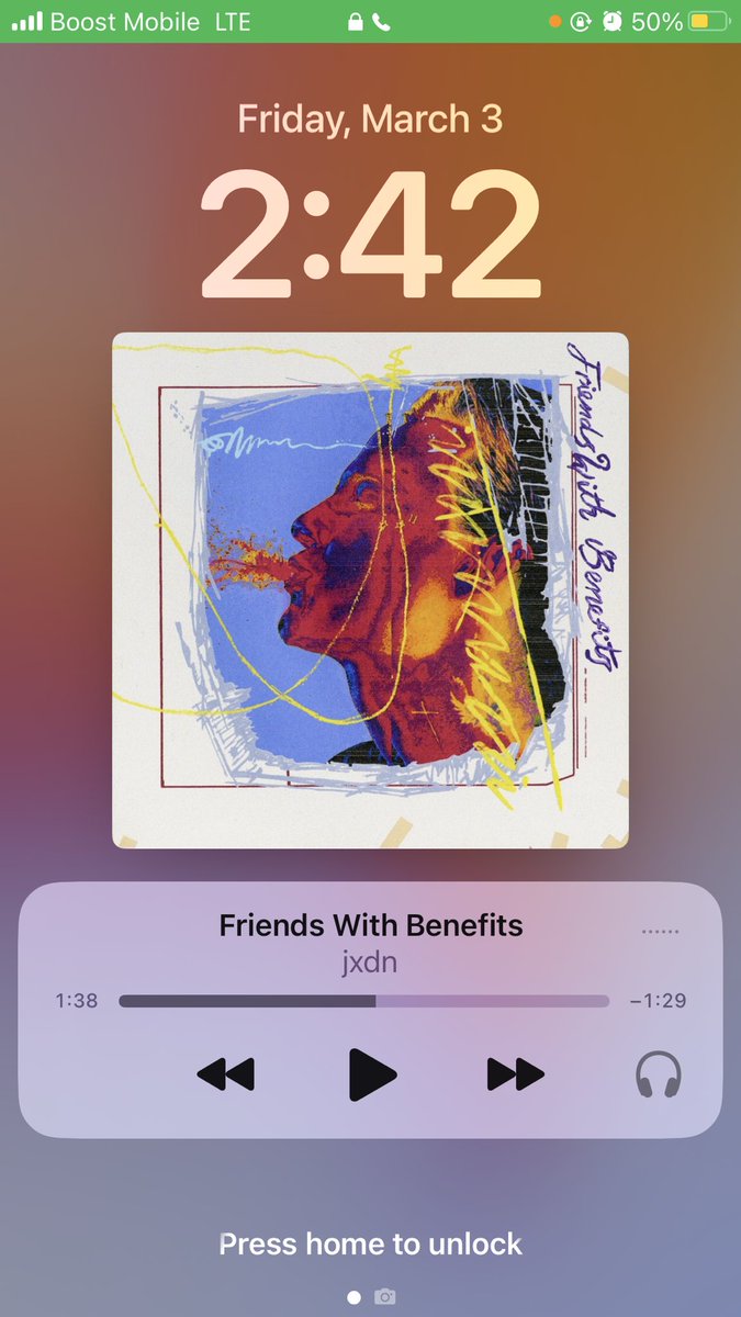 Kykythedropout's tweet image. Just Walking To Work Jammin To FWB On This Lovely Friday 🙃💕#jxdnFWB @jxdnHQ @jxdn