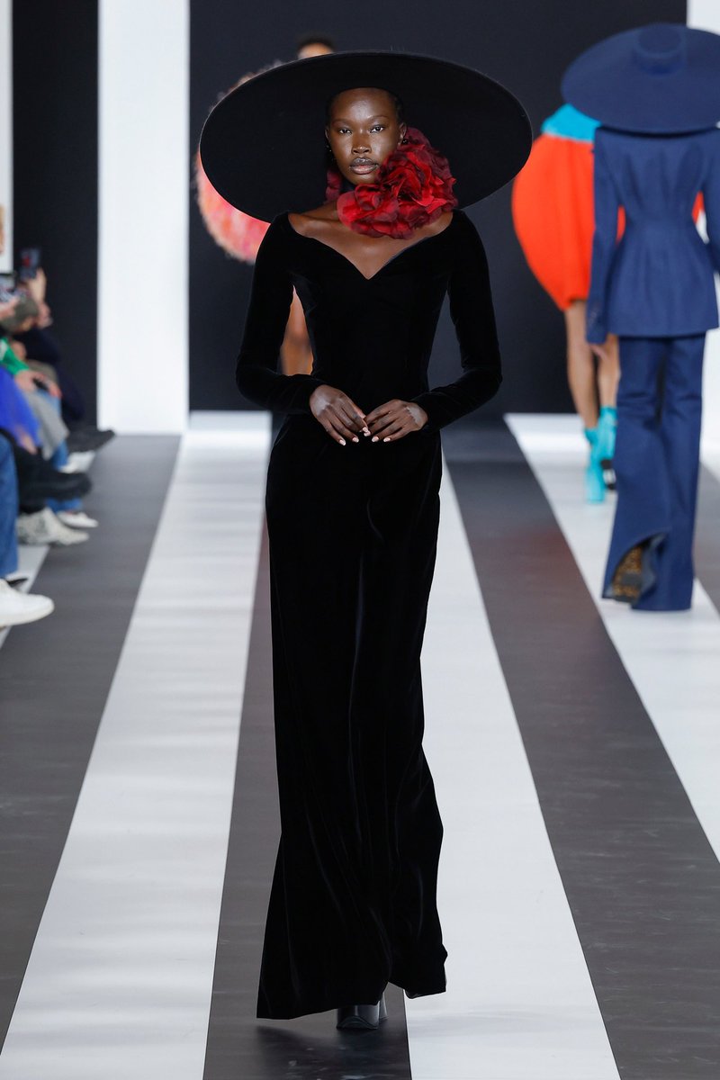 jacquemusx's tweet photo. Nina Ricci FW23 https://t.co/2B0MtXi1yy