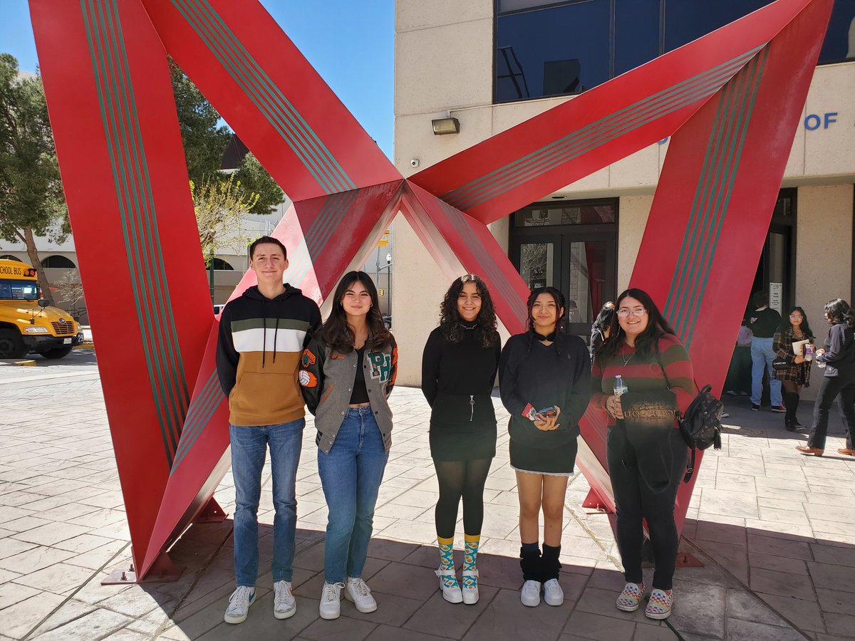 Another successful event for Project Lit!! We heard from author Jeff Zenter as our HS book clubs read #IntheWildLight and wrapped up at the El Paso Museum of Art! It was a great way to end #ReadAcrossAmericaWeek and kick off Spring Break!! #Rise @PHills_HS #LibrarianBrags