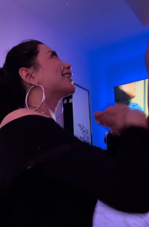 mirandanude's tweet photo. T’aimerais pas que j’te branle ? 

Com: « branle moi » puis rt, j’ai une surprise pour toi ☺️ https://t.co/rPiyozqTR6