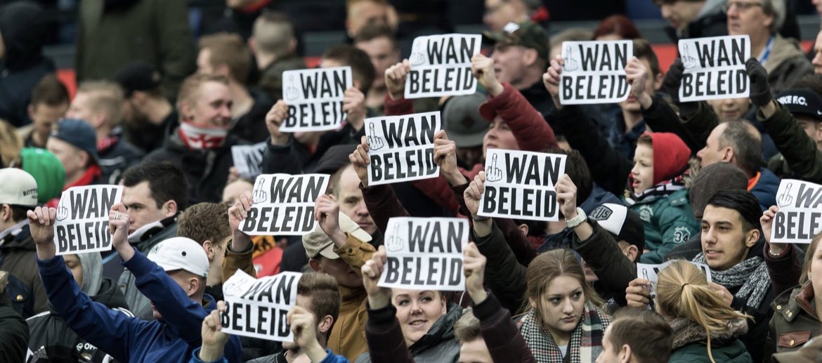 Kijken of de FC zich kan revancheren maar wat een slecht veld in de Galgenwaard!Wij bij EDO moeten iedere zaterdag vier potjes op een grasveld spelen. Weer een vervelende week gehad helaas, een brandbrief verder. Vrijwilliger zijn in Utrecht is een crime door gemeentelijk falen!