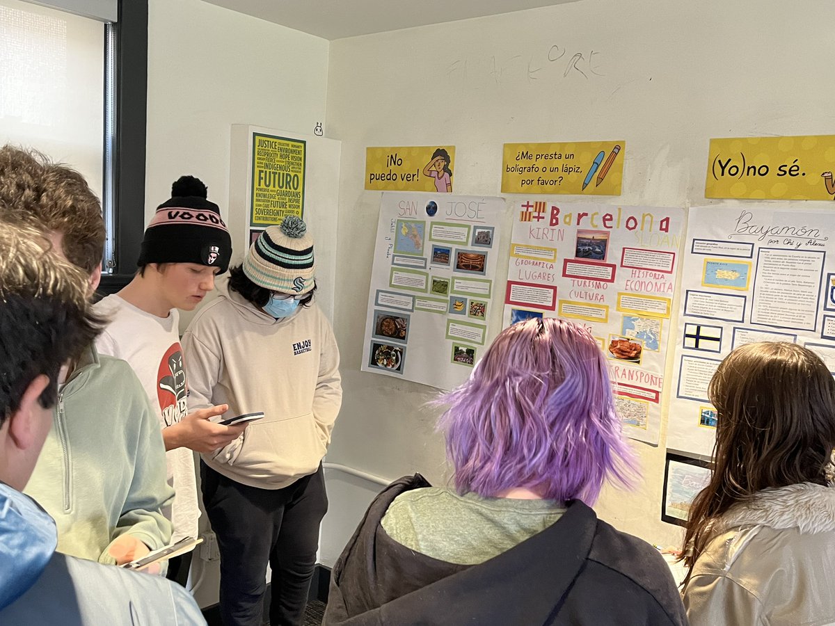 lupefischDTS's tweet photo. @DTSchoolSeattle @actfl @AATSPglobal Spanish 4 visiting the other section of Spanish 2 as they share their city presentations. https://t.co/dtMTf2Gbqu