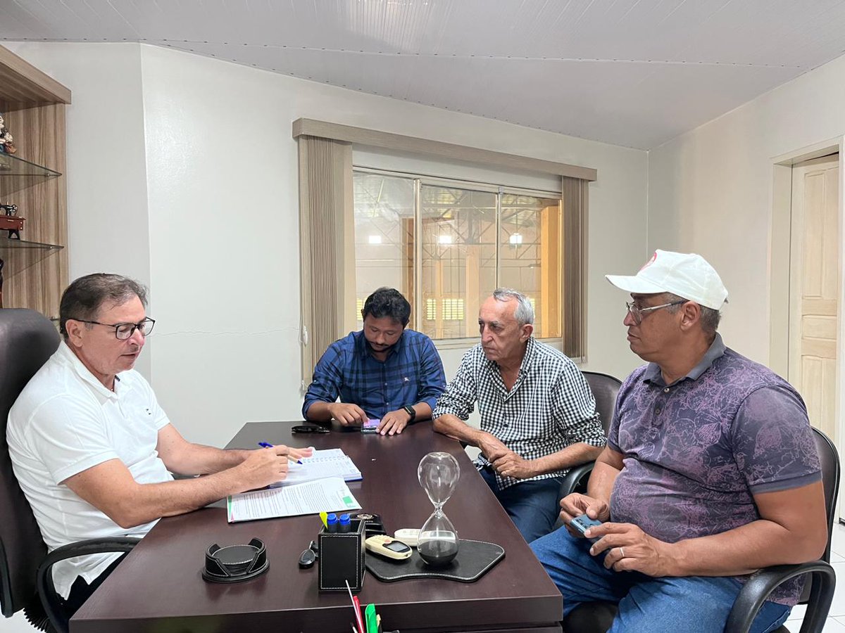 Meeting with Representatives of the Municipality of Várzea Alegre-CE and the CEO of Carbon Valley, with the main projects of the Valley being: Carbon Credit Certification, Implementation of Social Forests and Solar Energy as a source of clean energy. #blockchain #carbonvalley