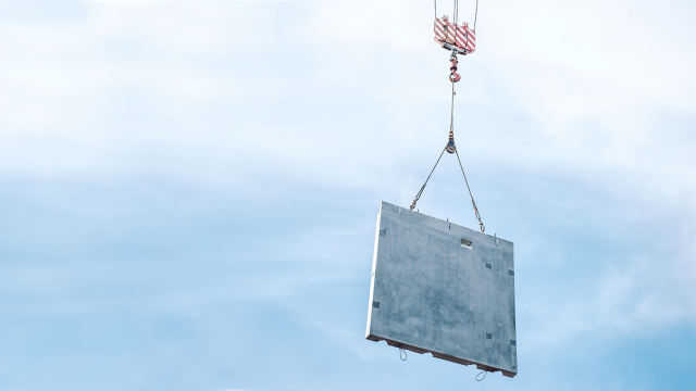 kheil1970's tweet photo. "Builders are luring buyers back with price cuts and mortgage rate buydowns," as private residential construction fell .6% in January, its first annual drop since 2019. Read full report from @KPMG_US Economist @YelenaMaleyev. #inflation #economy #housing https://t.co/iekWfCzVrD https://t.co/jOjVXstHWk