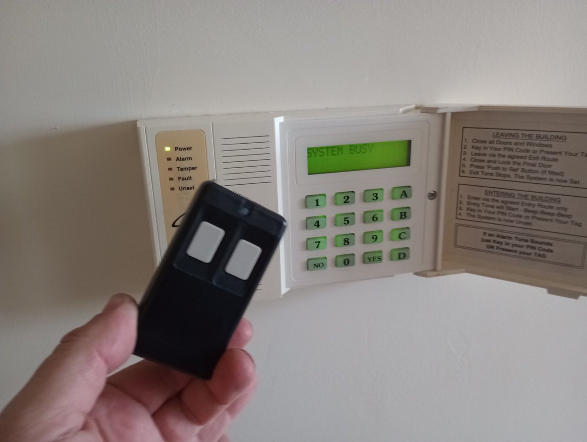 FqUfiC2XgAoUxw2?format=jpg