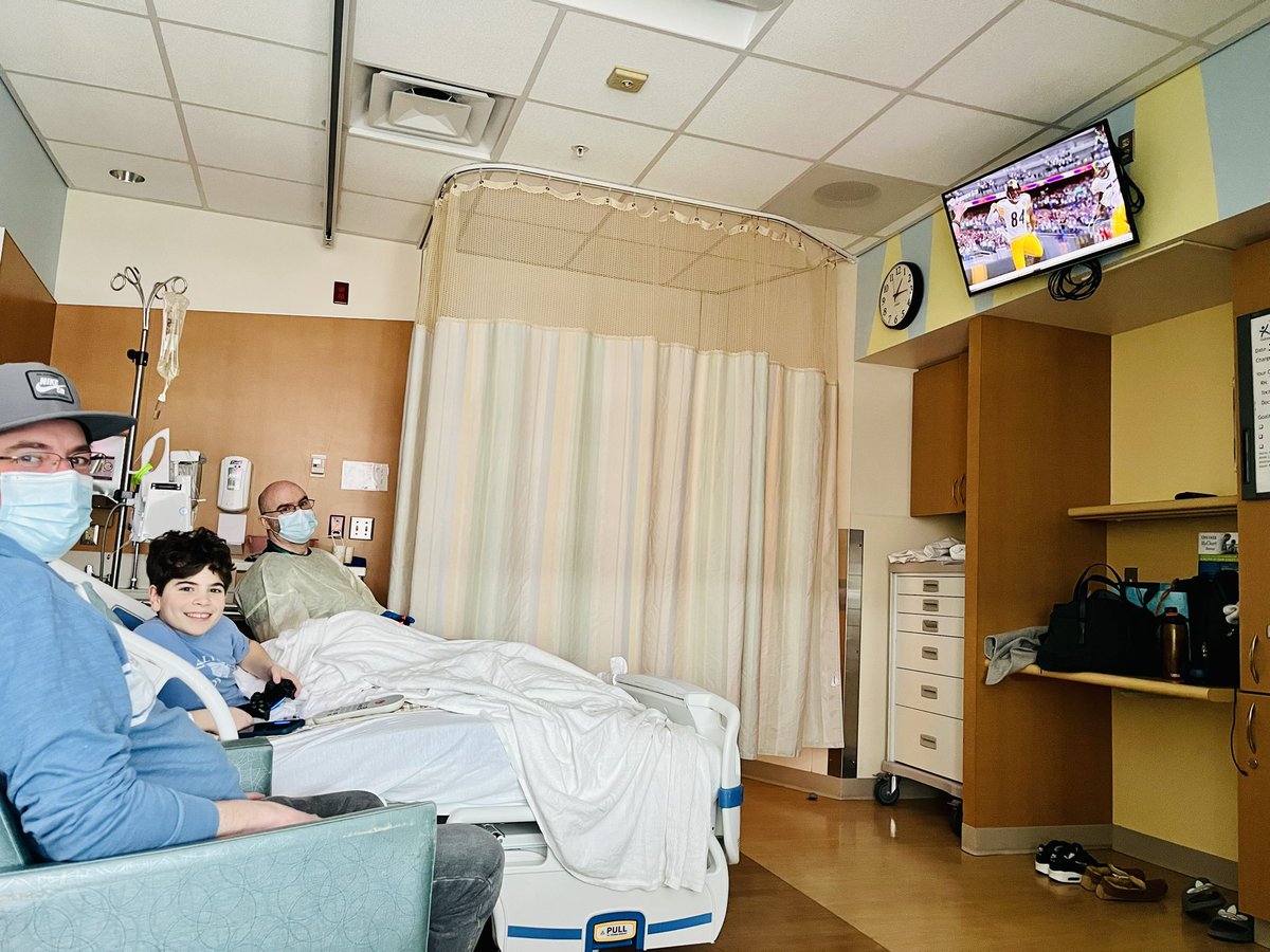 The Alstons are all missing school today <a href="/UpstateGolisano/">Upstate Golisano</a>. Thankful that Brad showed up as the resident “Video Game Specialist” to challenge Sean to a game of Madden while waiting for surgery! 🏈🙌 Incredible pediatrics team!!!💙
#gratitude
#childlifespecialist
#childrenshospital
