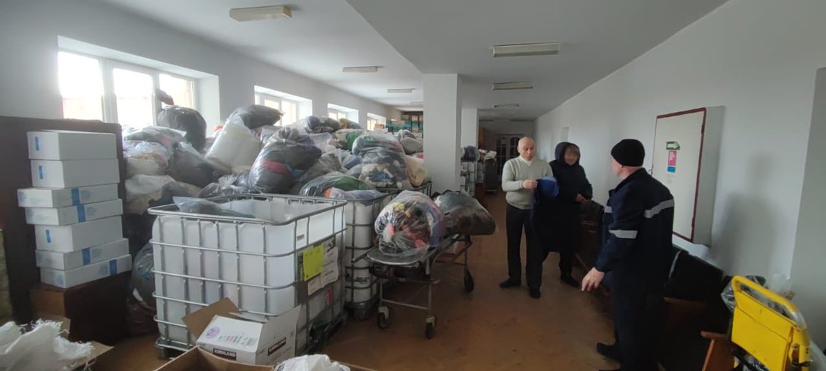 defendukraini's tweet photo. ๐จ๐ฆโค๏ธ๐บ๐ฆ KHARKIV HEROES!
We have so many heroes
From #NorthVancouver & Vancouver to all over Ukraine
Here's our #ProjectFrozen
2nd container
Unloading in Kharkiv
We can share this now
As our distribution teams
Are safe on their dangerous missions
@dnvfirecharity
Kyiv #Bakhmut https://t.co/1bR17pABzb