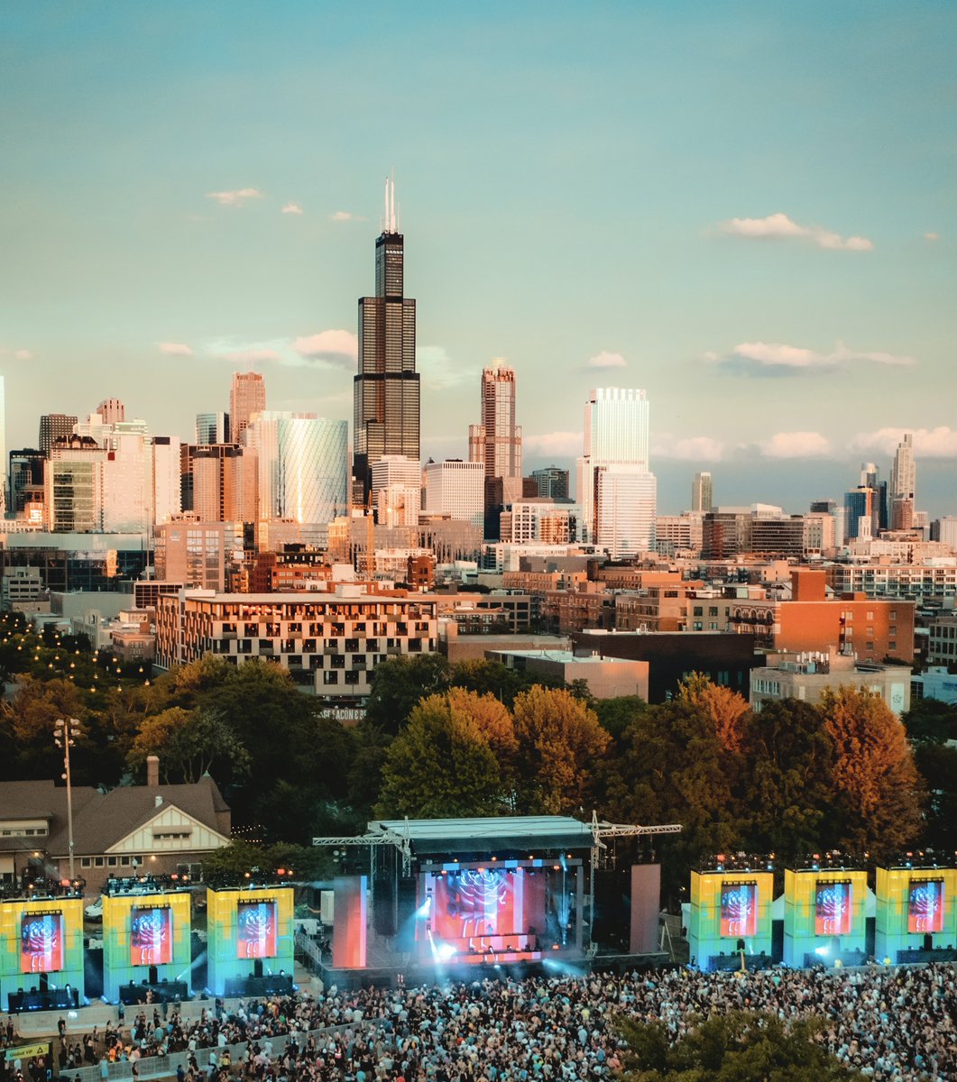 arcmusicfest's tweet photo. There’s heaven on Earth, and it’s Summer in Chicago 🌤

Mark your calendars, our 2023 lineup drops Wednesday, March 8th!

Register for passes → https://t.co/DEVcGBpz4j https://t.co/cYRJU1SPc5