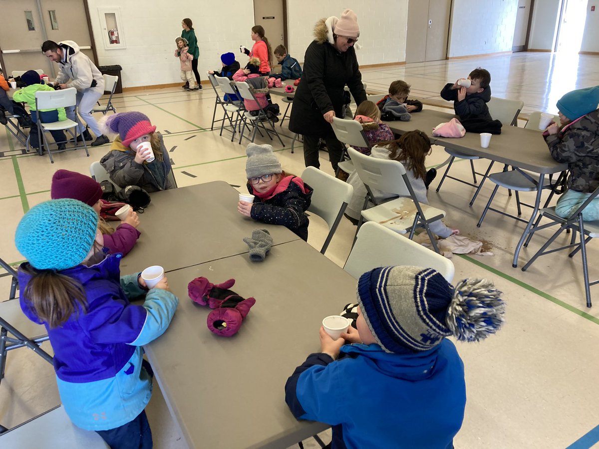 alcdsb_stph's tweet photo. We managed to beat the oncoming winter storm and had a great afternoon outside for our Winter Games Fun Day. We were active, played well as a team, and had fun. #winterisfun @alcdsb https://t.co/99HMe8RFcF