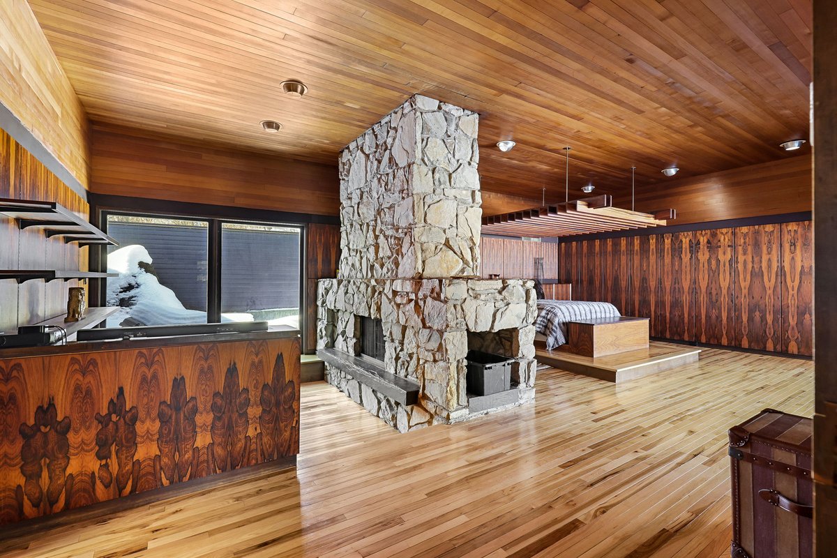 nickleyendecker's tweet photo. JUST LISTED: A Frank Lloyd Wright Inspired Rambler on a Rare, Lakefront Estate in Grant, MN - $2,800,000 | Mahtomedi Schools | Acres: 10.4 | Beds: 5 | Baths: 6 | TFSF: 7,795 | Garage: 4 | Waterfront: 1,000+ feet https://t.co/zM5hfVQT2W https://t.co/nyDm2gDDCd