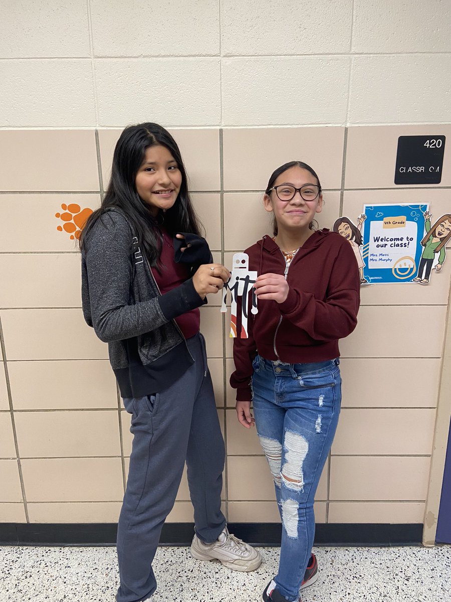 ldswildrobot's tweet image. Roz was hanging around the fifth grade hall today!! Great Job finding her Tiger Cubs!! @DonovanSchool #donovanstrong #FTS4RKIDS