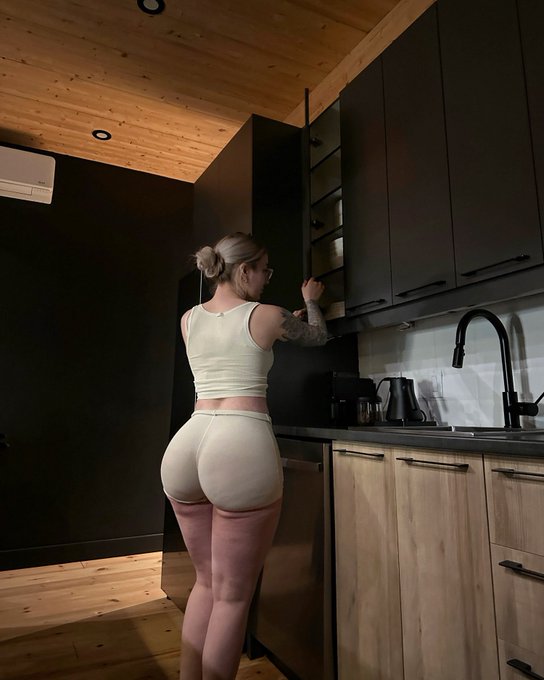 Watch lil nugget's leaked NSFW photo on TwXstars