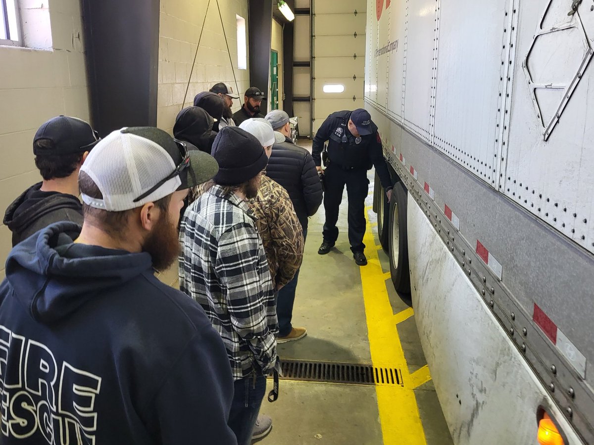 Mid-Plains Community College CDL/ELDT students and instructors observe Trooper Veal #323 conduct an inspection at a North Platte weigh station. Providing the inspection process details ahead of time makes future roadside inspections flow smoothly. #nsp323
<a href="/MPCCedu/">MPCC.edu</a>