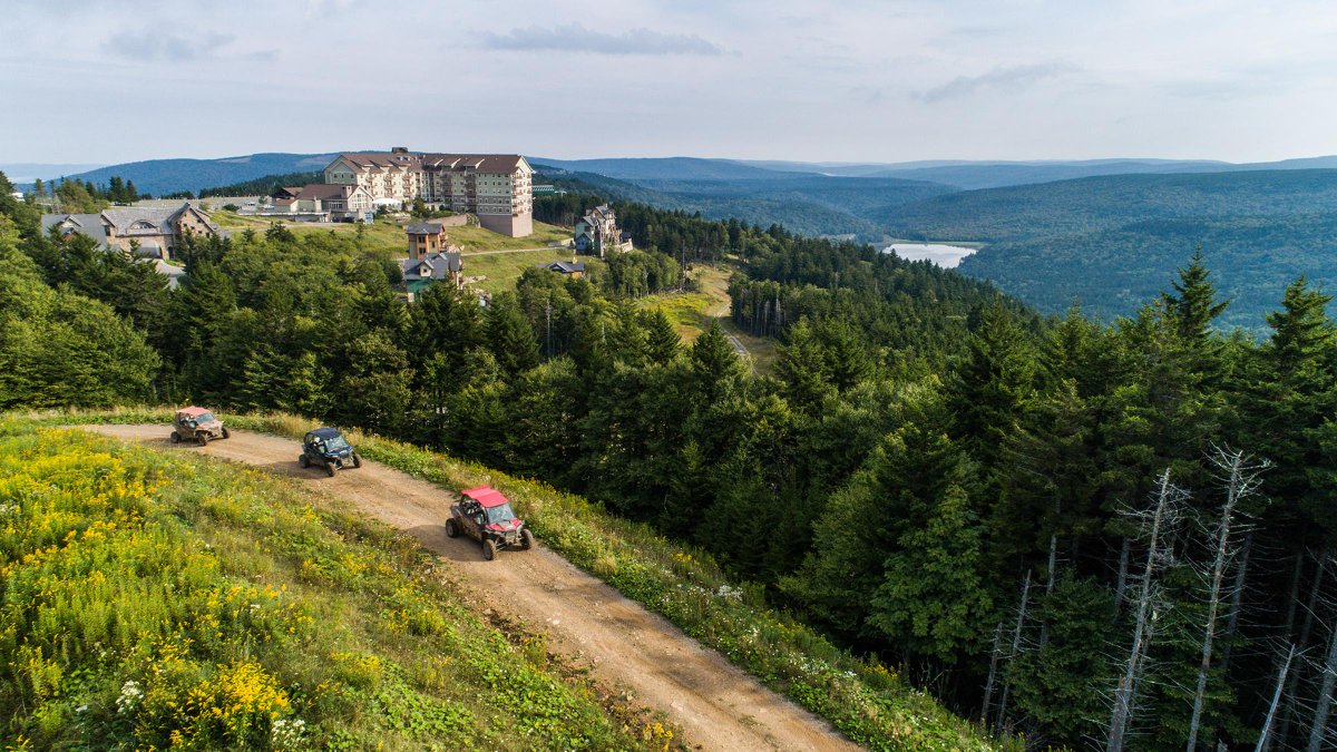 JobsAtSnowshoe's tweet photo. We have the ultimate summer jobs for high school and college students at Snowshoe Mountain!
Take a break from the books to come get paid to play!
#SnowshoeMountain
#WorkPlayGetPaid
#YouBelongUpHere
#MountainBiking #MTB
#Ski #Snowboard
Apply Today!
https://t.co/dvNu9Fdoz5 https://t.co/WgBfZDBfkA