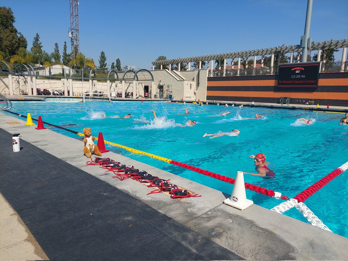 It's a beautiful day in LA for some water polo..