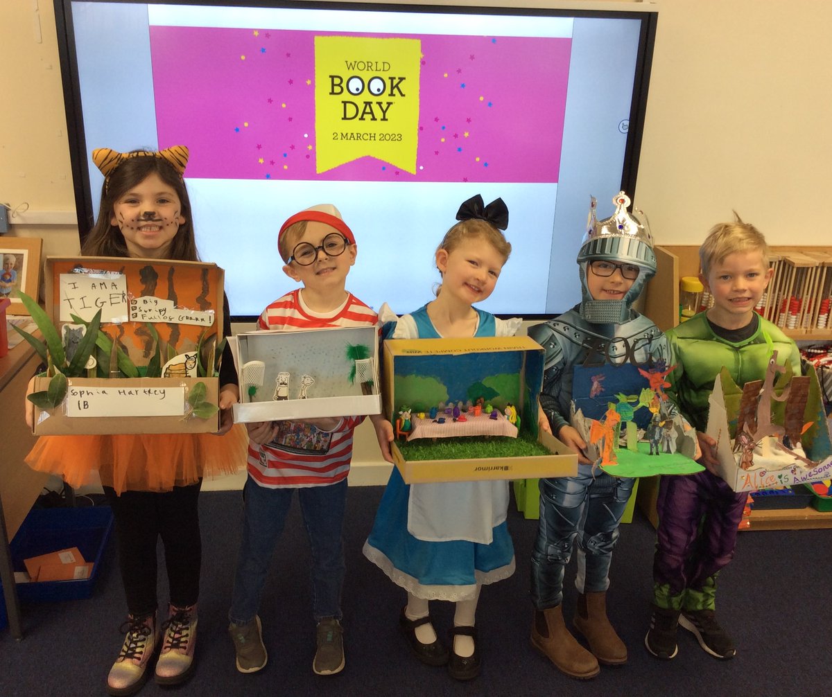 Wrenthorpe_SCH's tweet photo. Children in 1B had some magnificent creations for their 'Book in a Box'! https://t.co/SAIAkYXN7d