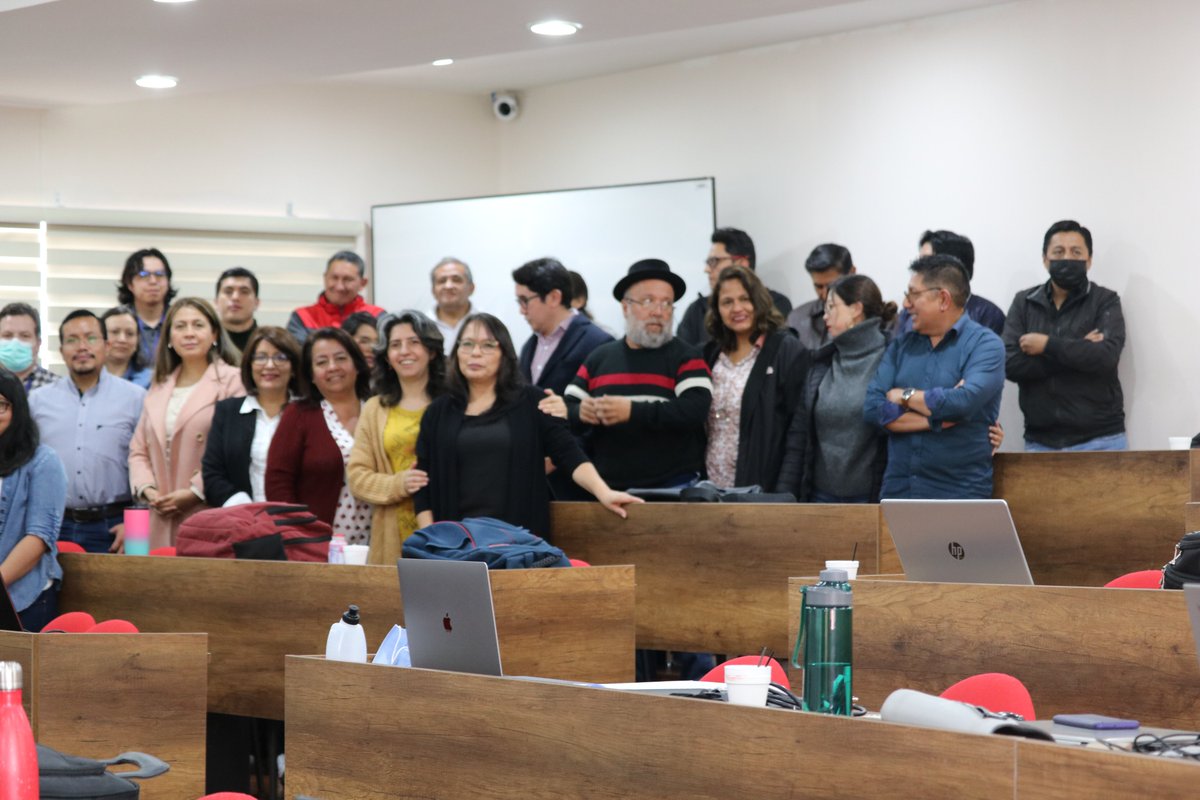 estebaningaorte's tweet photo. @f_l_o_u_r_i_s_h + @overleaf + @screencasto 5 día Taller de Redacción Científica @upsalesiana @EcosistemaU @PosgradosUPS @EduSuperiorEc La Investigación es parte de la Labor Docente en la UPS. https://t.co/EBX7DCa5aw