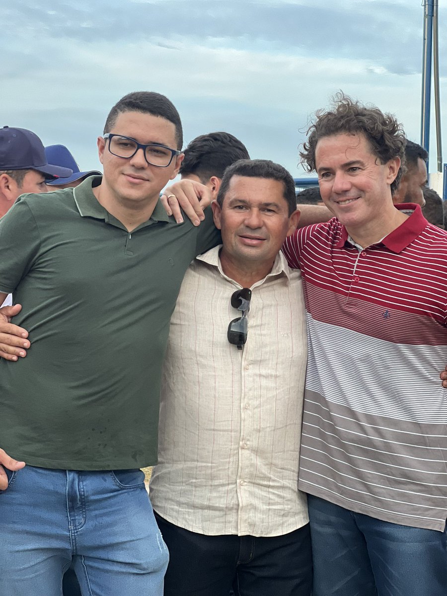 Sendo carinhosamente recebido no município de Logradouro durante  solenidade de entrega de obras.