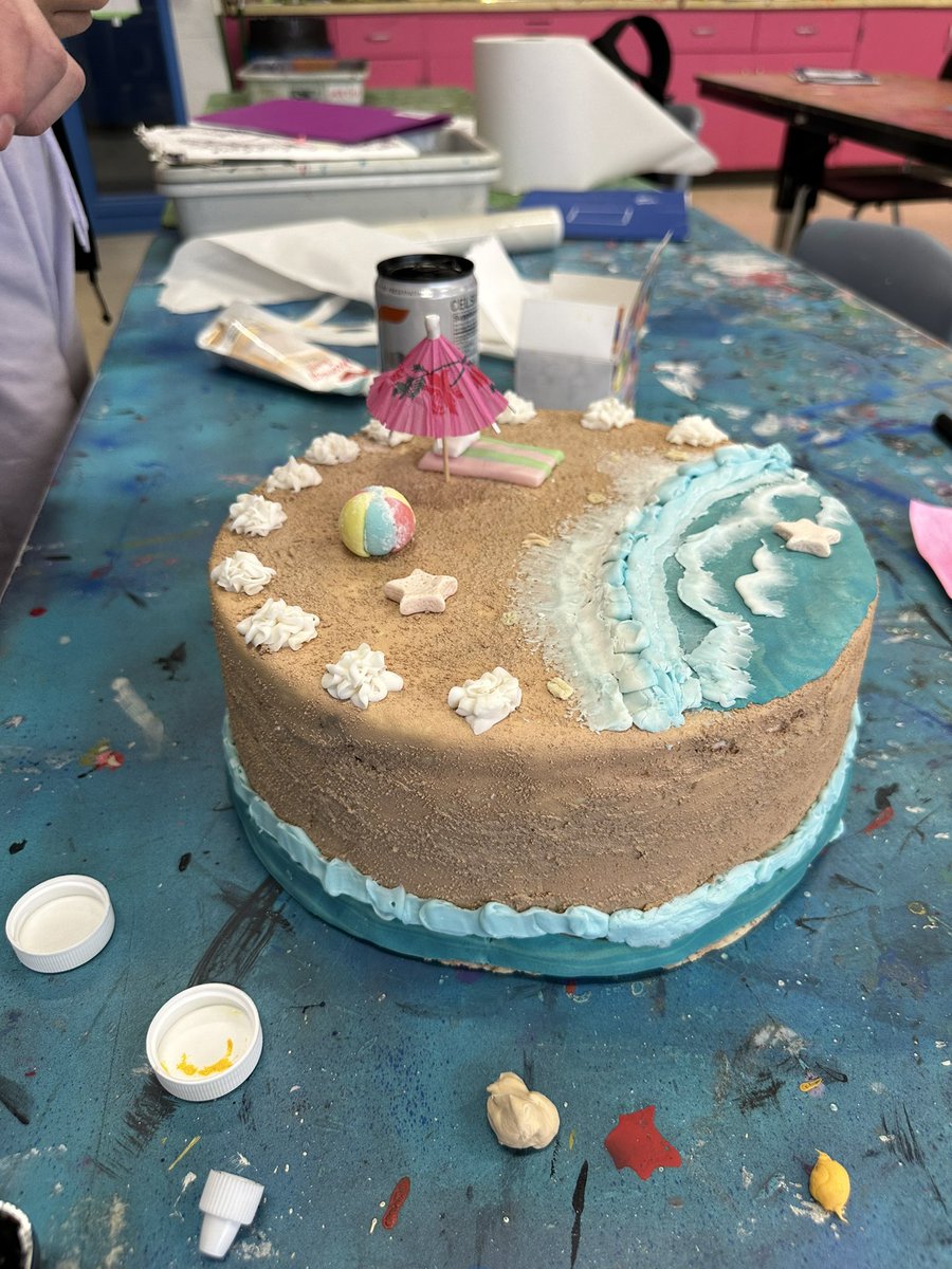 MsAngelillo_Art's tweet photo. Some recent happenings in the BJH Art Room! Endangered Animal project 🐢by Alisa L. (8th), VR exploration with Ullas R. (6th), Cake Decorating Career Project (Drew C. &amp; Arya G., 8th) &amp; Candy Paintings! (Sophia E., 6th) #D53Cares #D53Learns https://t.co/sxfr3yDkW1