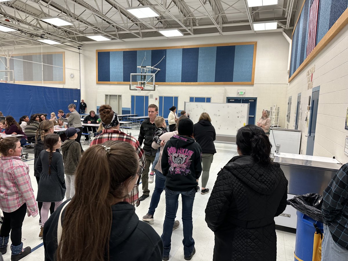 AmeliaPCSD's tweet photo. We had a great turn out at our 3rd and 4th grade Math Night! Thanks to all who came out to practice their multiplication fact fluency! https://t.co/Ma3NeiiexK