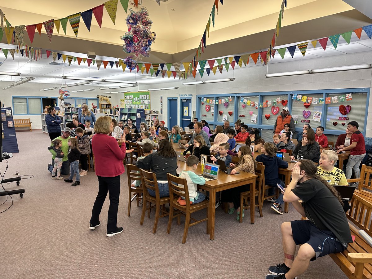 AmeliaPCSD's tweet photo. We had a great turn out at our 3rd and 4th grade Math Night! Thanks to all who came out to practice their multiplication fact fluency! https://t.co/Ma3NeiiexK