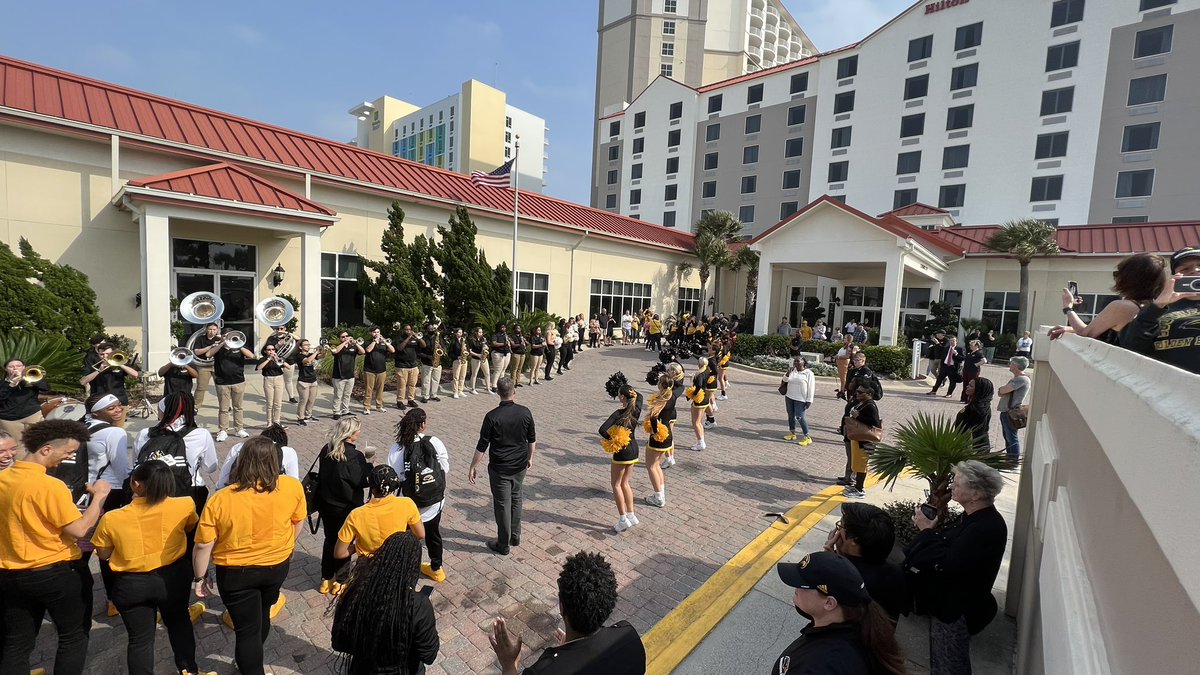 SouthernMissWBB's tweet photo. Bay Center bound 🚌 

#SMTTT https://t.co/LaanP6Ddmf