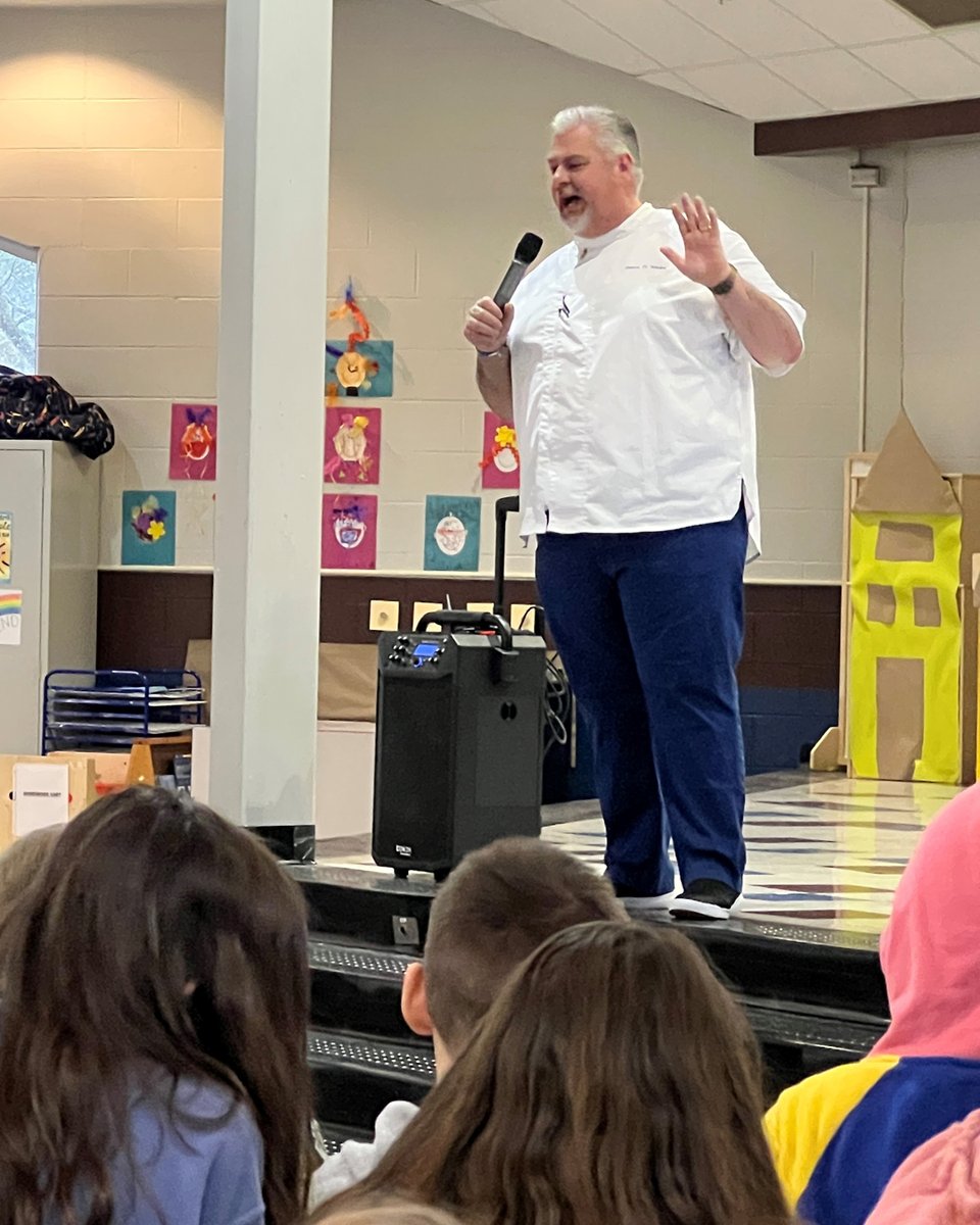 KingsIslandPR's tweet image. Executive Chef @chefmajor72 took time out of the kitchen to lend his reality TV show expertise to the fourth graders of J.F. Burns Elementary school in Landen, OH. He shared many tips for kids who might be considering a culinary career. BLOG: bit.ly/3ZkAdVA #KingsIsland