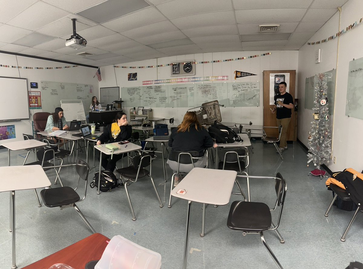 kathleenkoppeis's tweet photo. Wish my students luck. They are almost half way through their 14-hour math challenge! #M3Challenge @m3challenge #AVTigerPride @AVR2Schools https://t.co/iNWffFsmrJ