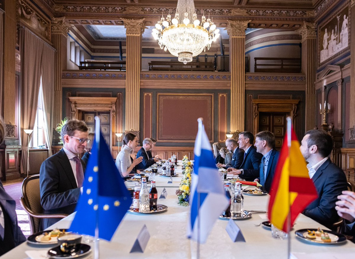 Spain’s Prime Minister Pedro Sanchez in sunny Helsinki today for discussions with PM Sanna Marin. Joint interests in supporting Ukraine, strengthening EU’s strategic autonomy and advancing green transition. #eu <a href="/Ulkoministerio/">MFA Finland 🇫🇮</a>