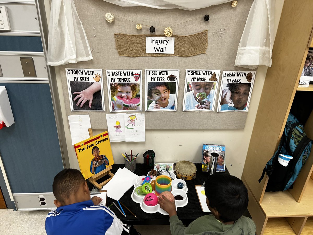 MsDavidovic123's tweet photo. “Ms.D, I want to learn about the human body. - E 
“ How do we see colour?” - H  

These inquirers sparked some interest  on the 5 senses! https://t.co/SryIjXO4Vl