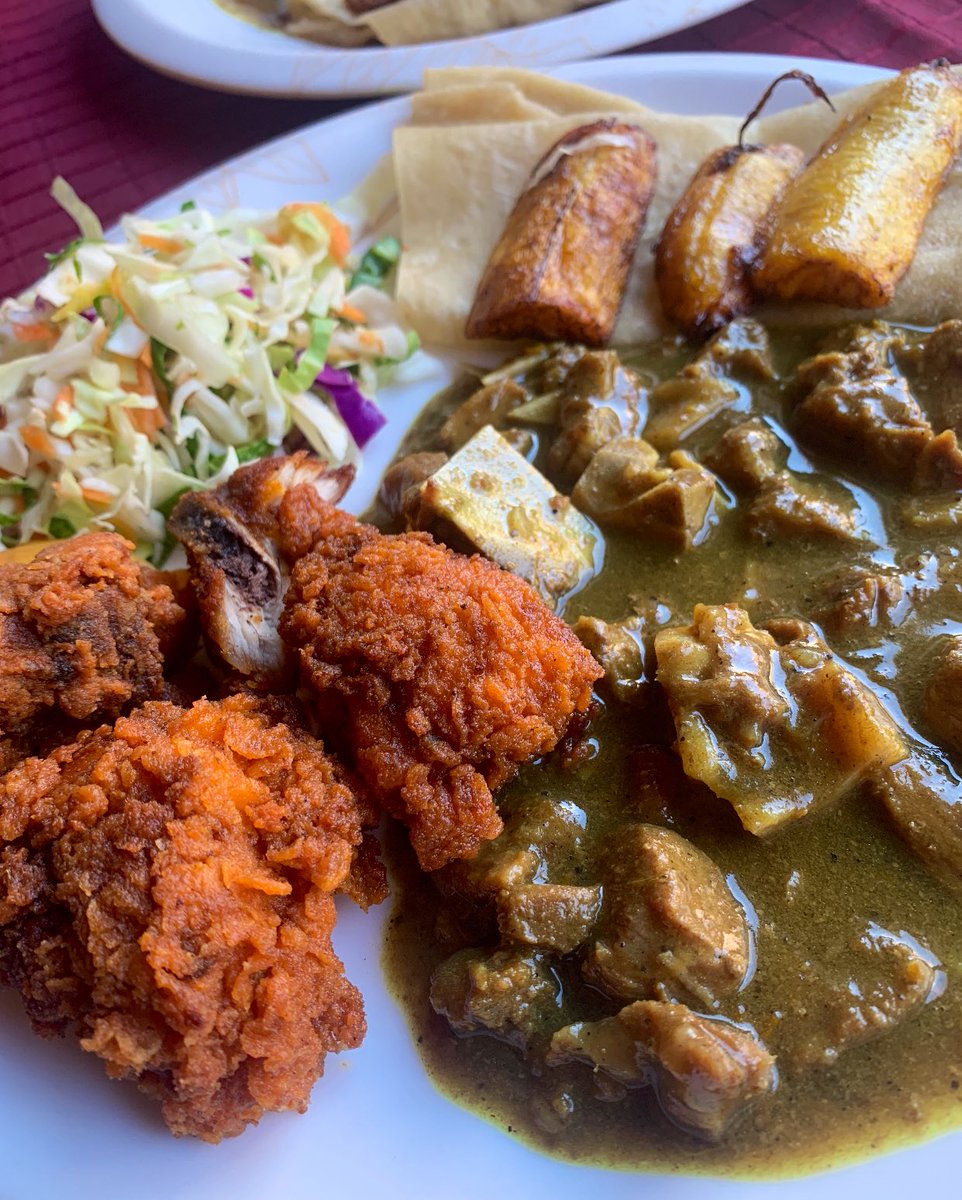 I don’t want it, I need it 😭😭
(off cam: rice & peas)

📍 Moby Dick, Downtown Kingston 🇯🇲 

#jamaicanfood #jamaica #frychicken #currygoat #caribbeancuisine #foodtourism #visitjamaica