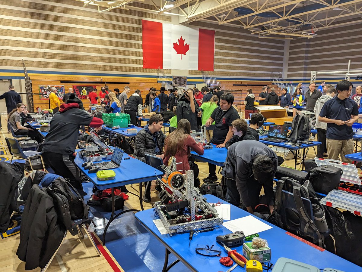 4525robotics's tweet image. PHEW! We hosted the first LDCSB Robotics League Championship and it was a blast! Tournament Finalists, Skills Champion and Skills Runner Up - earning us both @LDCSB spots in the @skillsontario competition in May! 🎉🎉Tomorrow we’re off to VRC provincials in Niagara! #omgrobots 🤖
