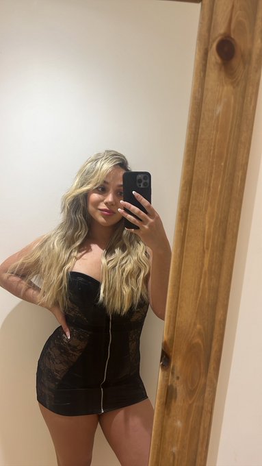 Hi babies, how are you?  Have a new amazing content with this beautiful mini dress on my p@ges&hellip;  Check