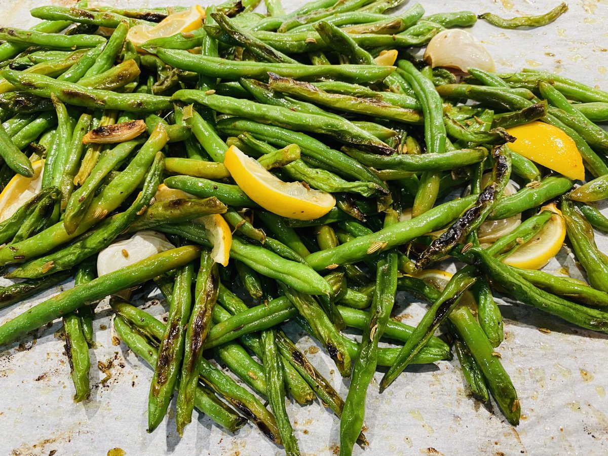 .⁦<a href="/kraykray/">Kate Ray</a>⁩ made me do this 
#veGAN in the wild