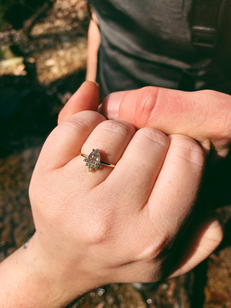 laurenoma's tweet photo. @yourfrienddana Hii!! Pear Salt &amp; Pepper Diamond with sunburst! I gave him like 10 things I loved and from that he put this amazing &amp; beautiful ring together! ❤️‍🔥 Jeweler : Alexis Russel Jewelry ✨ https://t.co/46lkxwvh2o