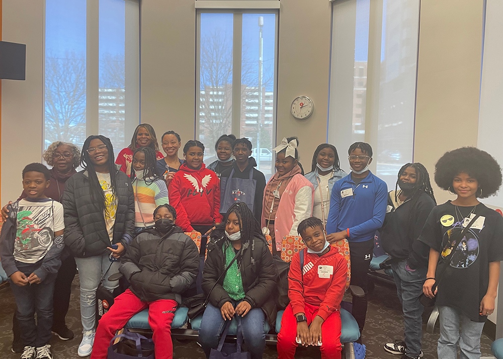 On Feb. 18, the Department of Pediatrics Mini Medical School Program had its first field trip. Eighteen 6th &amp; 7th graders came to the Pediatric Simulation Center at Children’s of Alabama and spent time learning how healthcare providers work in a hospital. uab.edu/medicine/peds/…