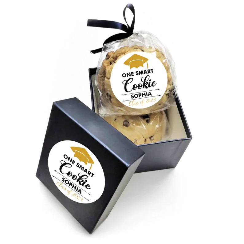 VoilaPrint's tweet image. Personalized Graduation 2023 Stickers voilaprint.com/products/perso… 
#partygifting #customstickers #custompartyfavors 🎓🕺