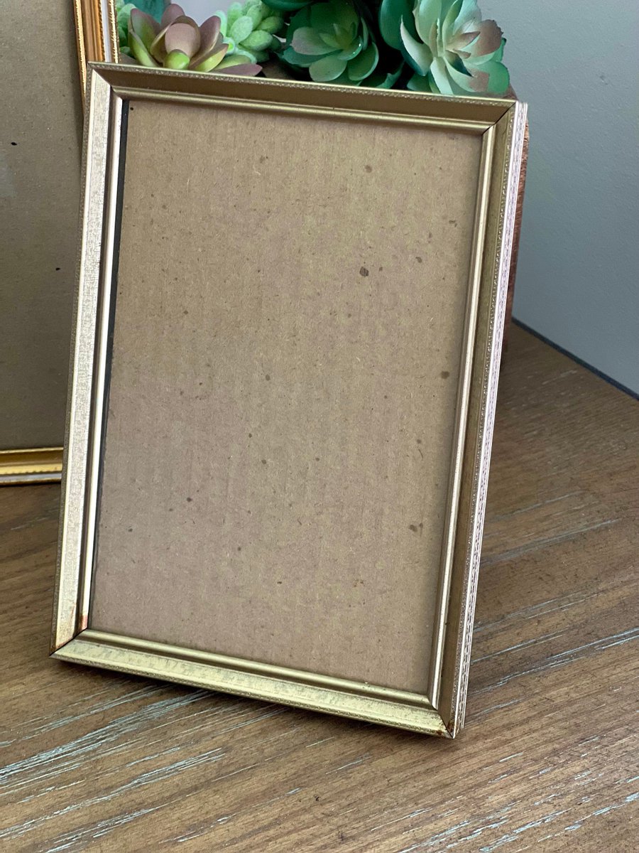 VSeagrape's tweet image. 🐕 Big deals! Vintage Frames, Vintage Trio Metal Picture Frames w Glass, Picture Frames, Vintage Gold Tone Metal Frames, Vintage Home Decor Photo Frames only at $30.00 on etsy.com/listing/135762… Hurry. #VintageFrame #PictureFrame