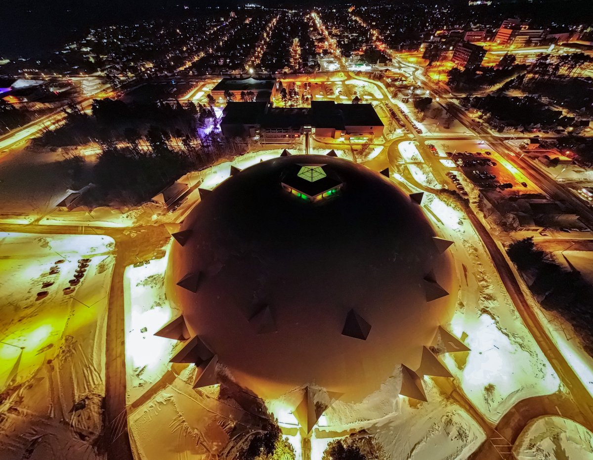 NorthernMichU's tweet photo. 💚 💛 

Photo by @buckycalloway on Instagram.

#dome #collegecampus #campuslife https://t.co/25FGFYmeB6