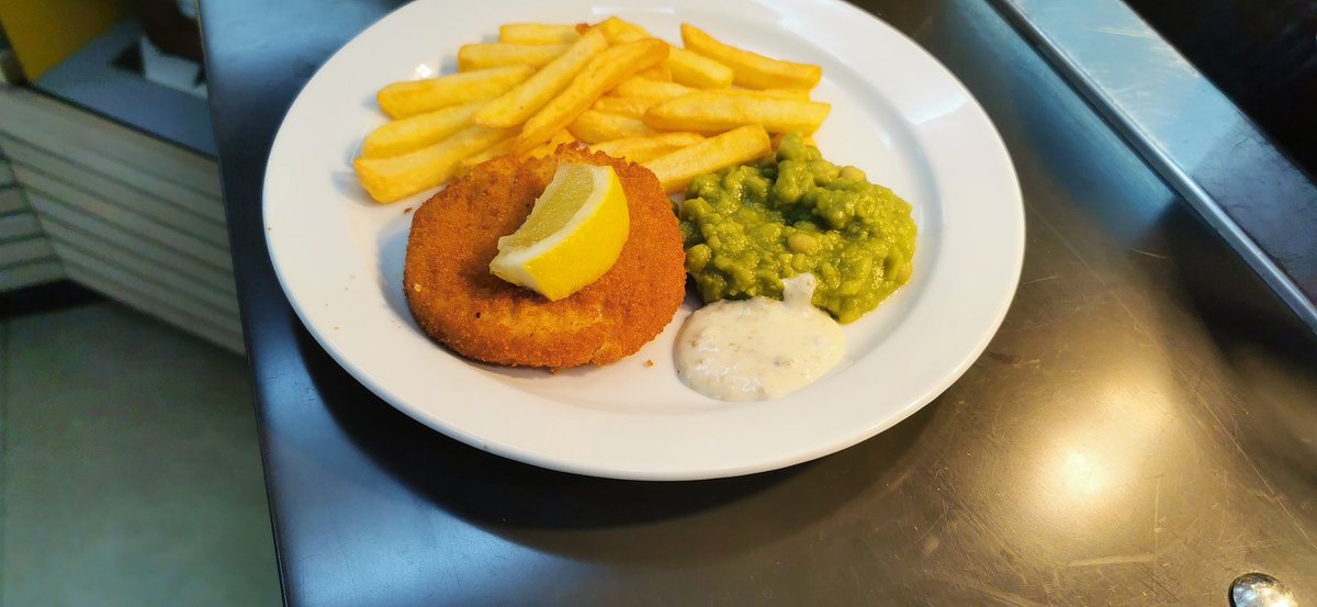 KernaghanTim's tweet image. Happy Friday everyone headmasters lunch today from tom