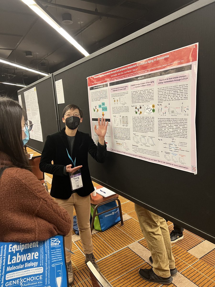 When you are presenting a poster as a PI for the first time and suddenly realizing your postdoc PI is sneaking around and taking pictures of you 😂😂😂 #Dros23