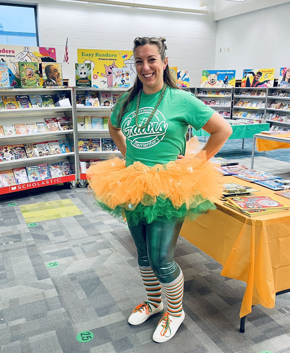 Mgolles_library's tweet photo. The best week at the best week has come to an end😢Love being a Gator to enjoy such an epic week! 💚🐊🧡 @GESGATOR https://t.co/XWqYIt0WJB