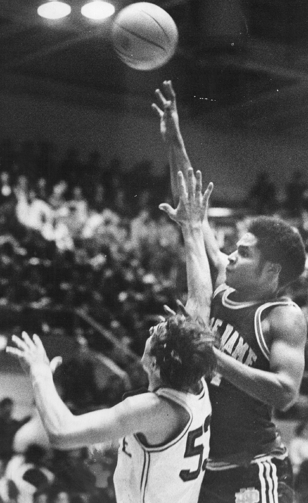 Happy 75th birthday to a Cavs and March Madness legend, Austin Carr!

61 points without a 3 pt line is bananas 