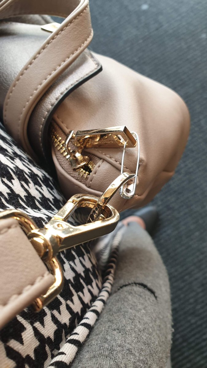 warnabilla's tweet photo. Idk if this helps but last time I went to Paris, I secured my zipper with a safety pin to the strap’s hardware macamni. Make sure the safety pin kearah depan within your visibility, bukan kat tepi. I also always rest my hands on the zipper. Just make it harder to access. https://t.co/51KnQyYN1H