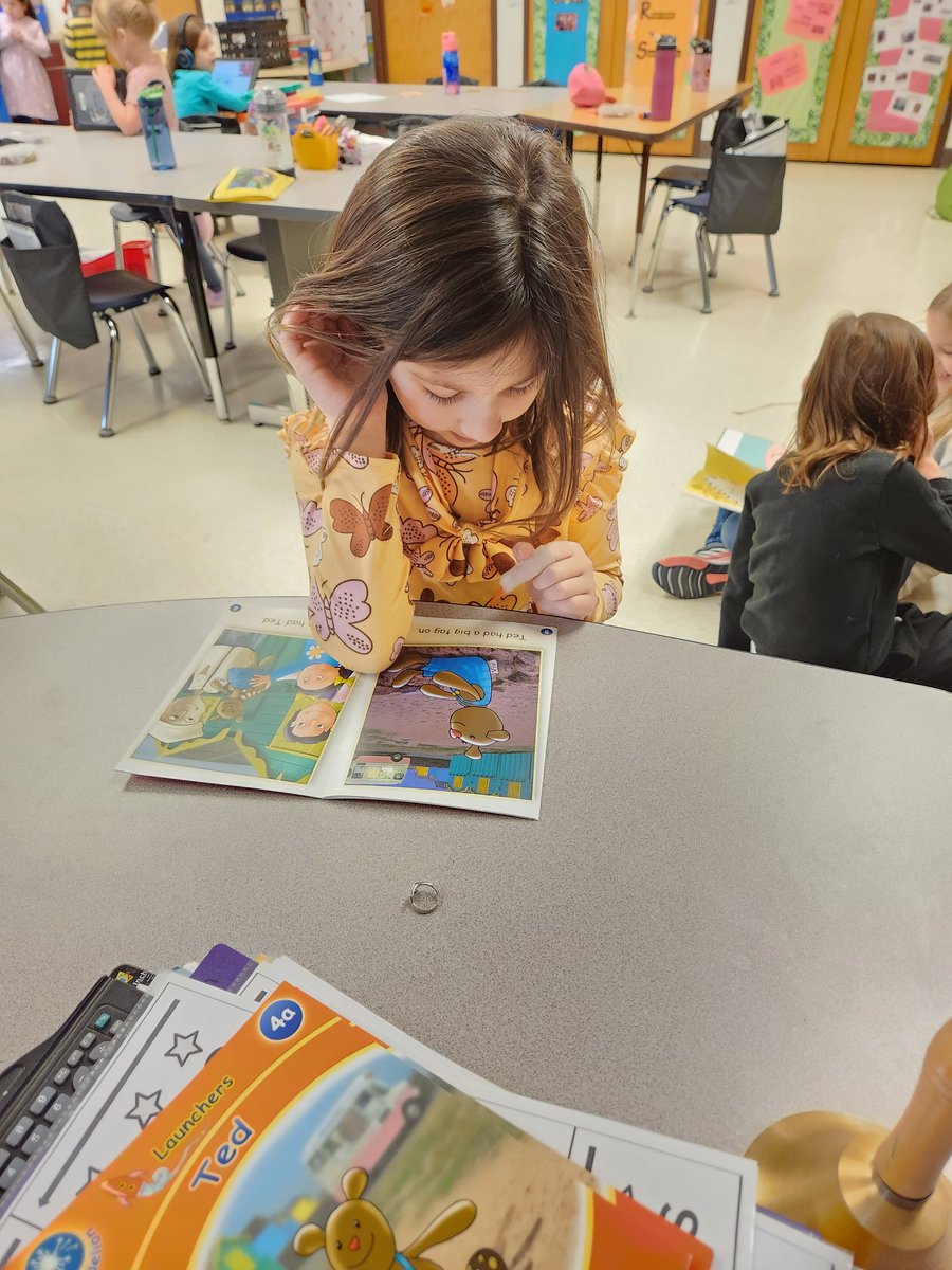 HHeatherschrack's tweet photo. Some students are using "pointing fingers" to track and blend while reading decodable books. @epsdmacungie #Kindergarten #decodablereaders https://t.co/GgGrvgAFMk